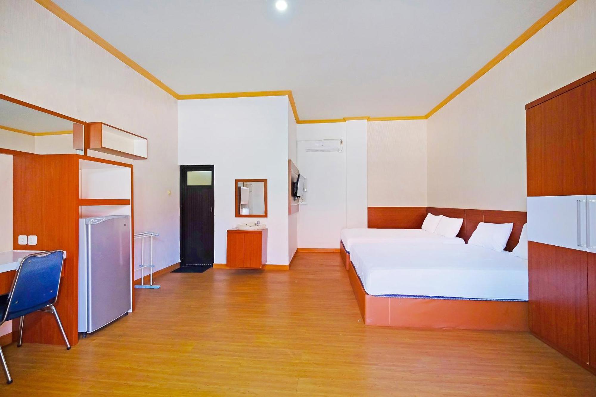 Collection O 91046 Hotel Remaja Indah Masamba ภายนอก รูปภาพ
