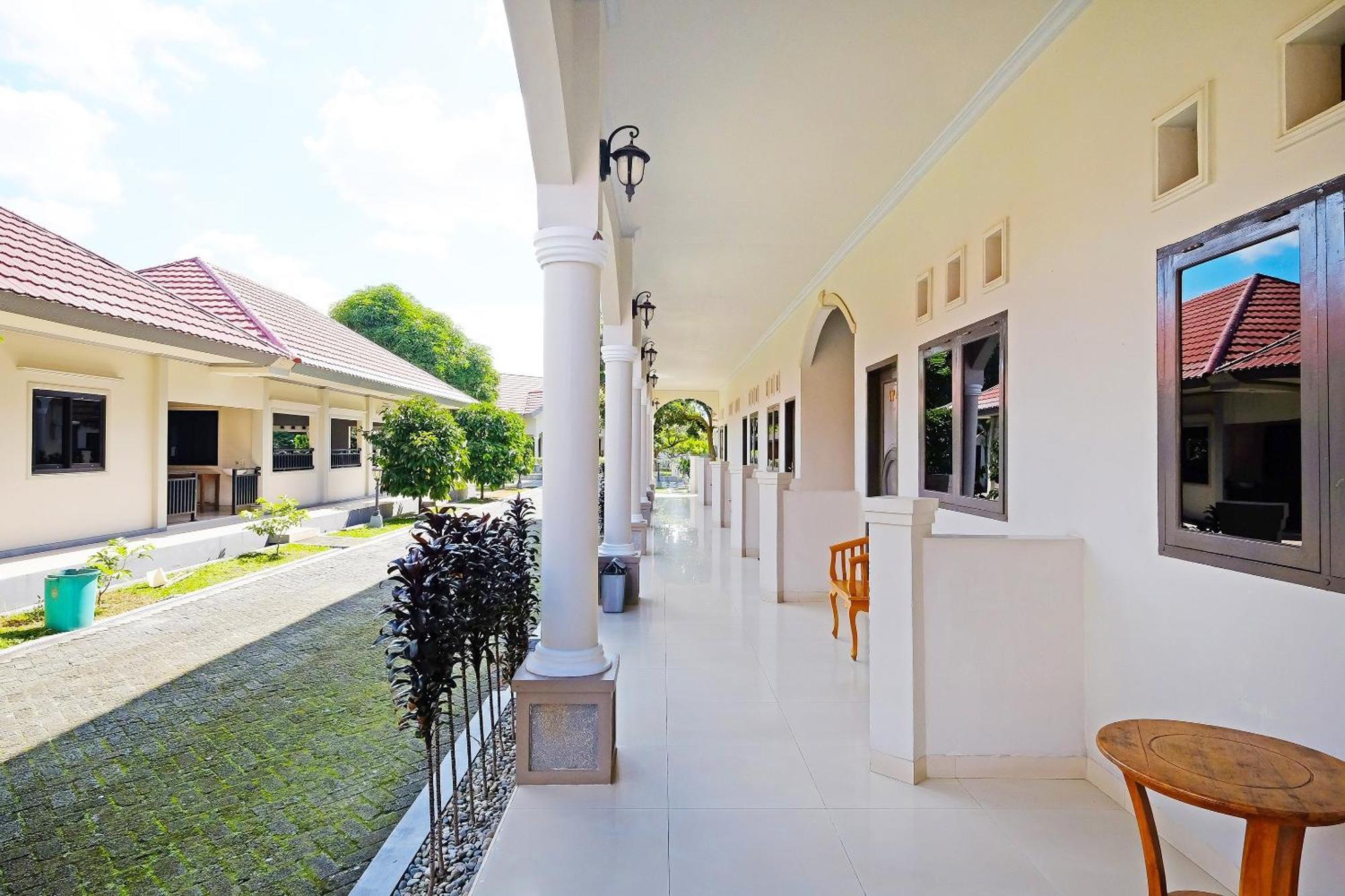 Collection O 91046 Hotel Remaja Indah Masamba ภายนอก รูปภาพ