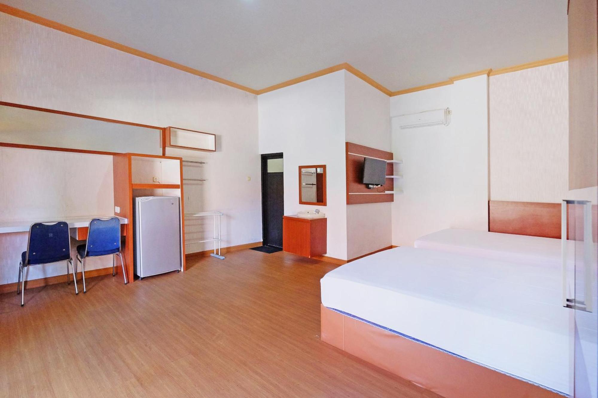 Collection O 91046 Hotel Remaja Indah Masamba ภายนอก รูปภาพ