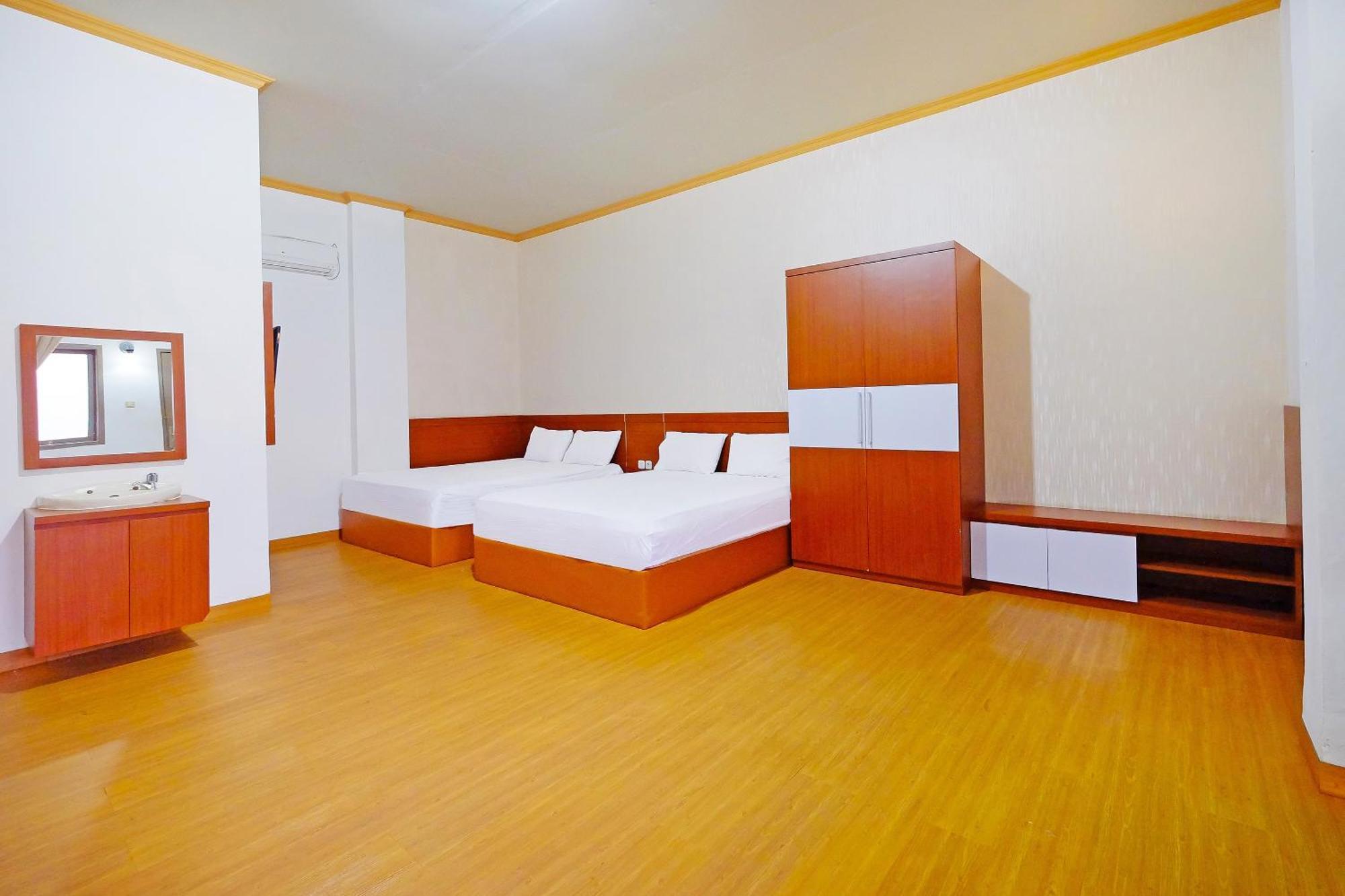 Collection O 91046 Hotel Remaja Indah Masamba ภายนอก รูปภาพ