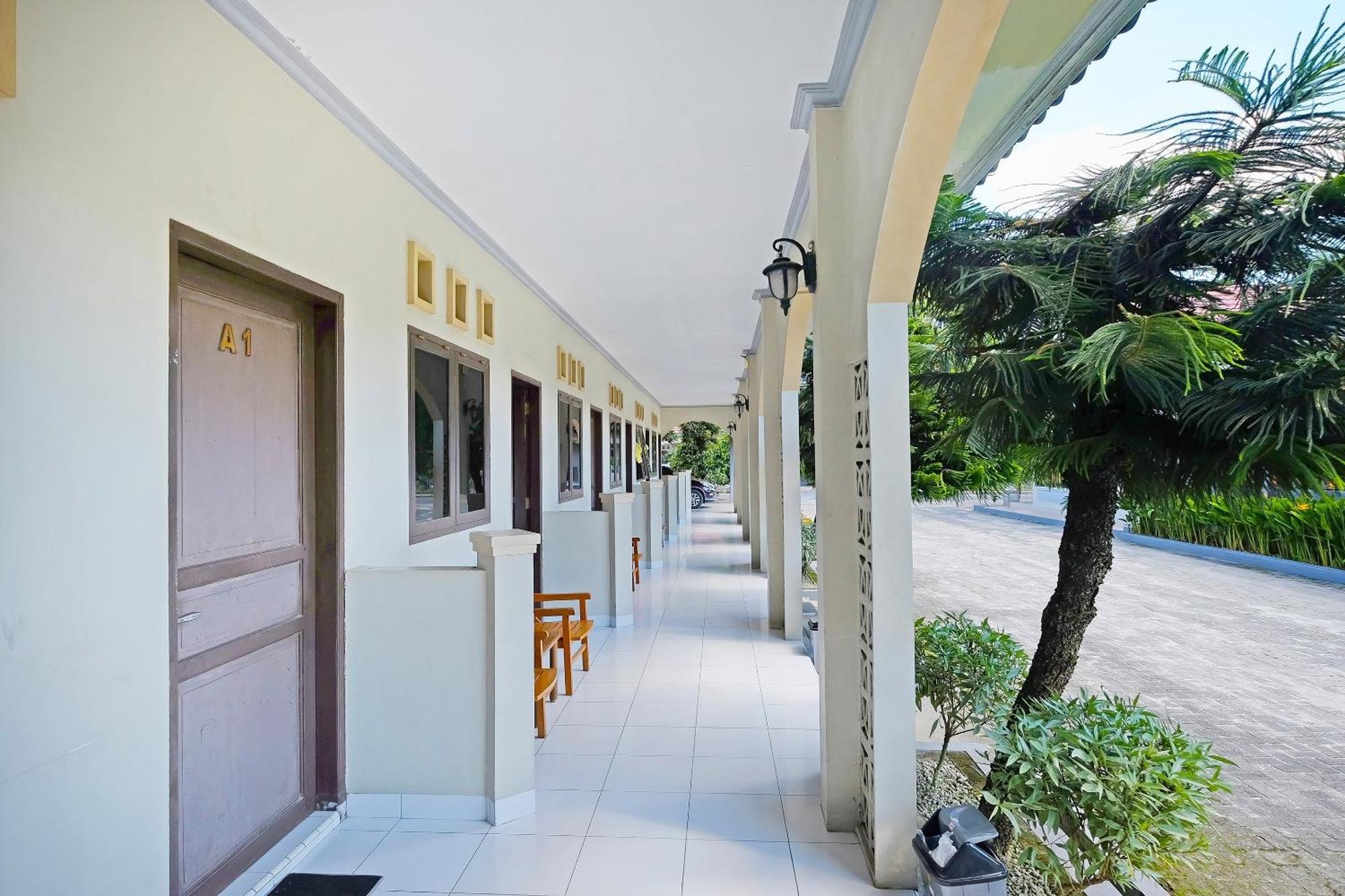 Collection O 91046 Hotel Remaja Indah Masamba ภายนอก รูปภาพ