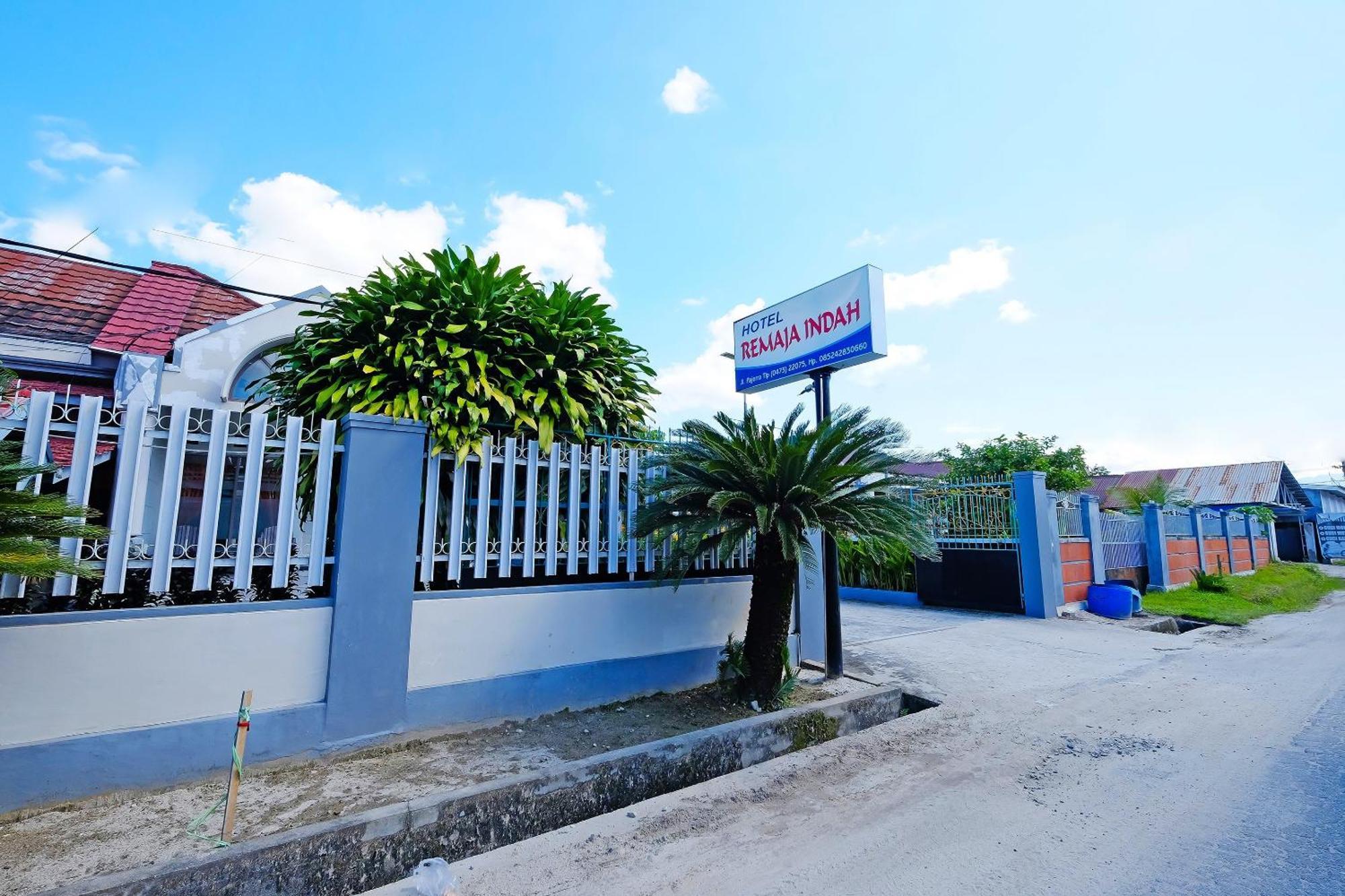 Collection O 91046 Hotel Remaja Indah Masamba ภายนอก รูปภาพ