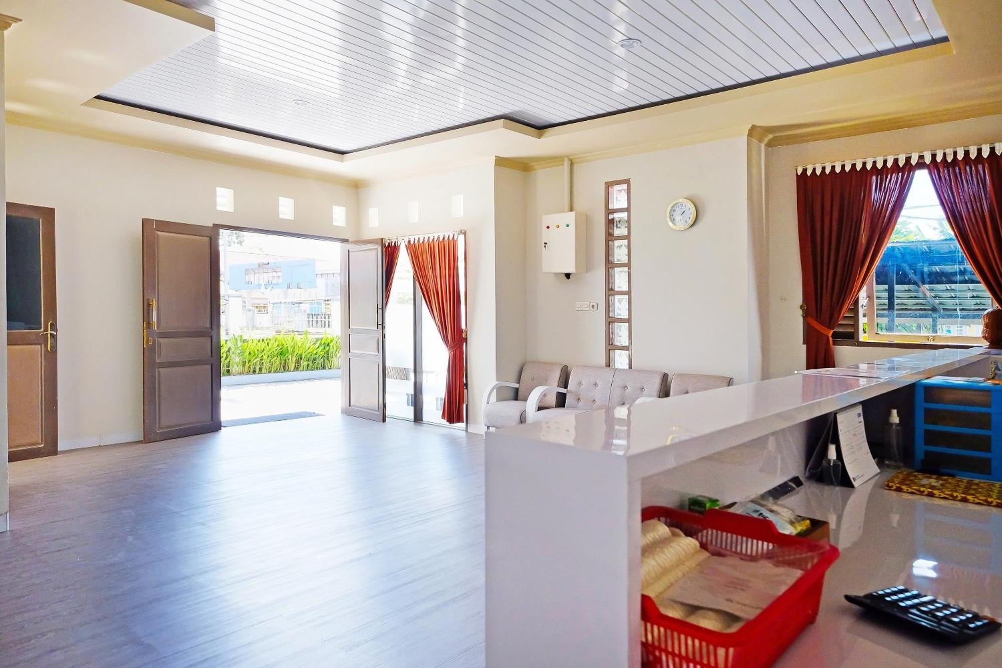 Collection O 91046 Hotel Remaja Indah Masamba ภายนอก รูปภาพ
